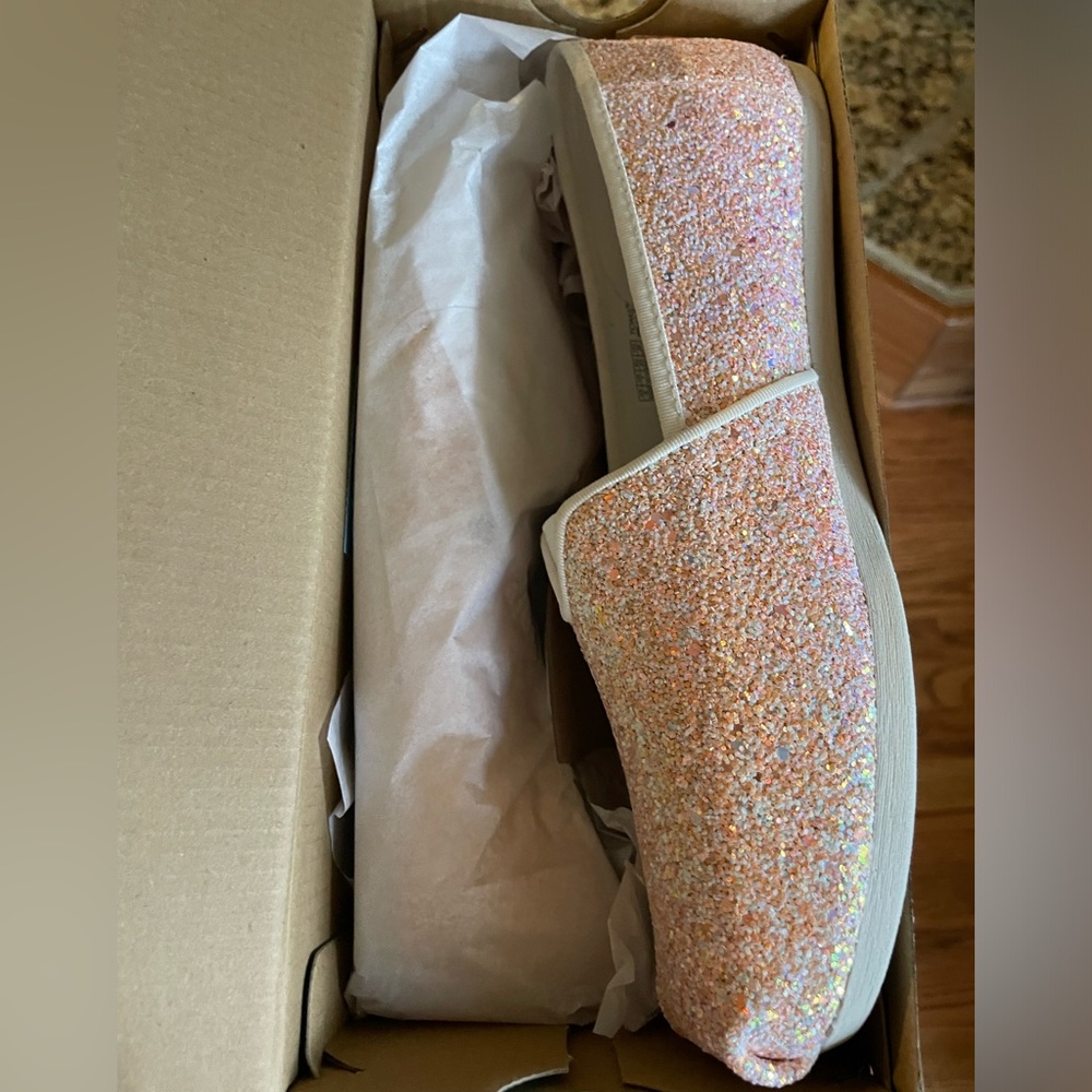 Pink glitter Tom’s new the box